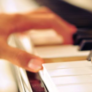 嗯嗯啊啊好舒服快点舔我奶头
