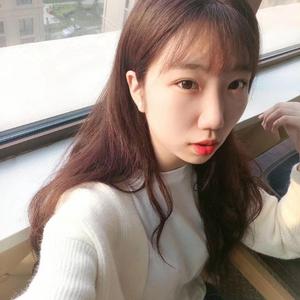 嗯嗯啊啊好舒服快点舔我奶头
